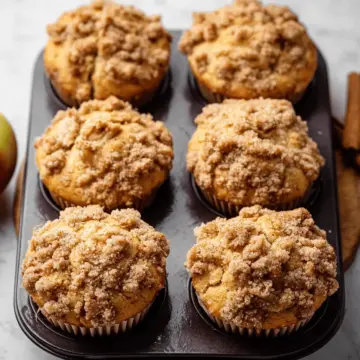 Apple Cinnamon Crumb Muffins