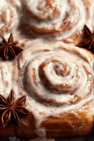 Chai Cinnamon Rolls