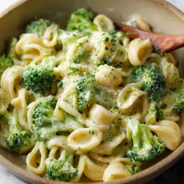 Creamy Broccoli Pasta – One Pot!