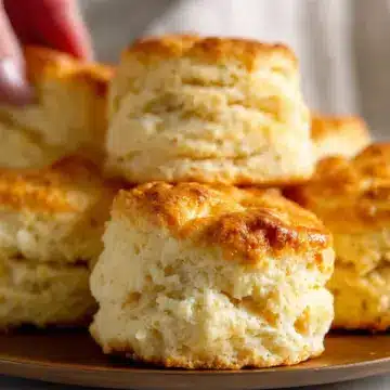 Easy Fluffy Homemade Biscuits