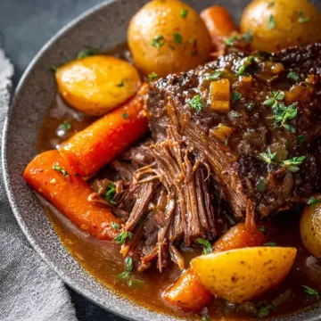 Slow Cooker Pot Roast With Gravy