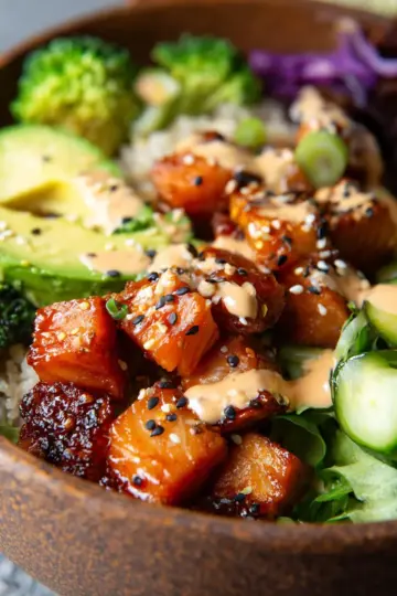 Crispy Bang Bang Salmon Bites Bowls