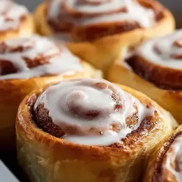 Fat-Free Greek Yogurt Cinnamon Rolls