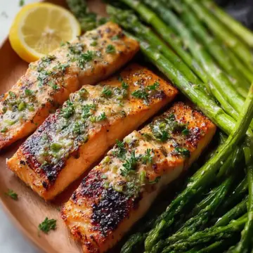 Best Grilled Salmon and Asparagus